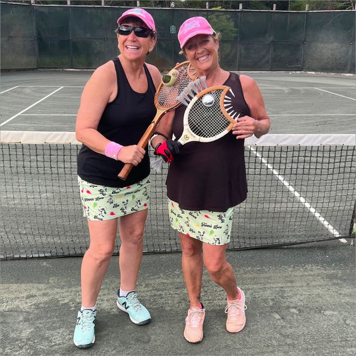 SHORT SOFY PLAYS TENNIS GREEN - Fashion Skort